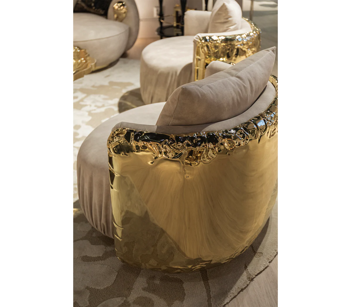 Imperfectio Round Armchair