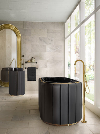 Darian Pedestal Sink