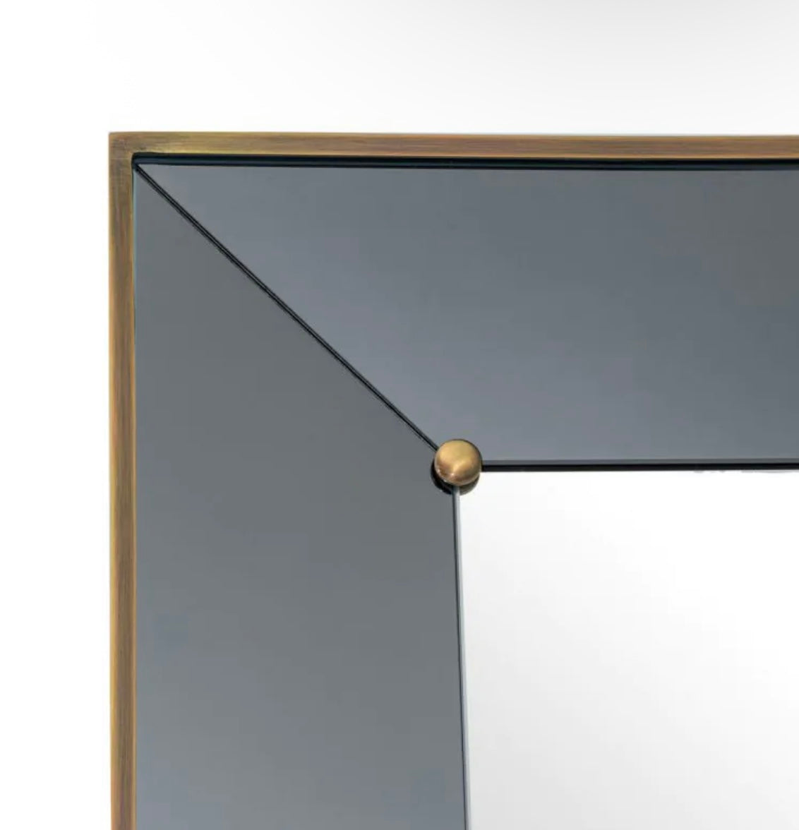 Mirror Bellana
