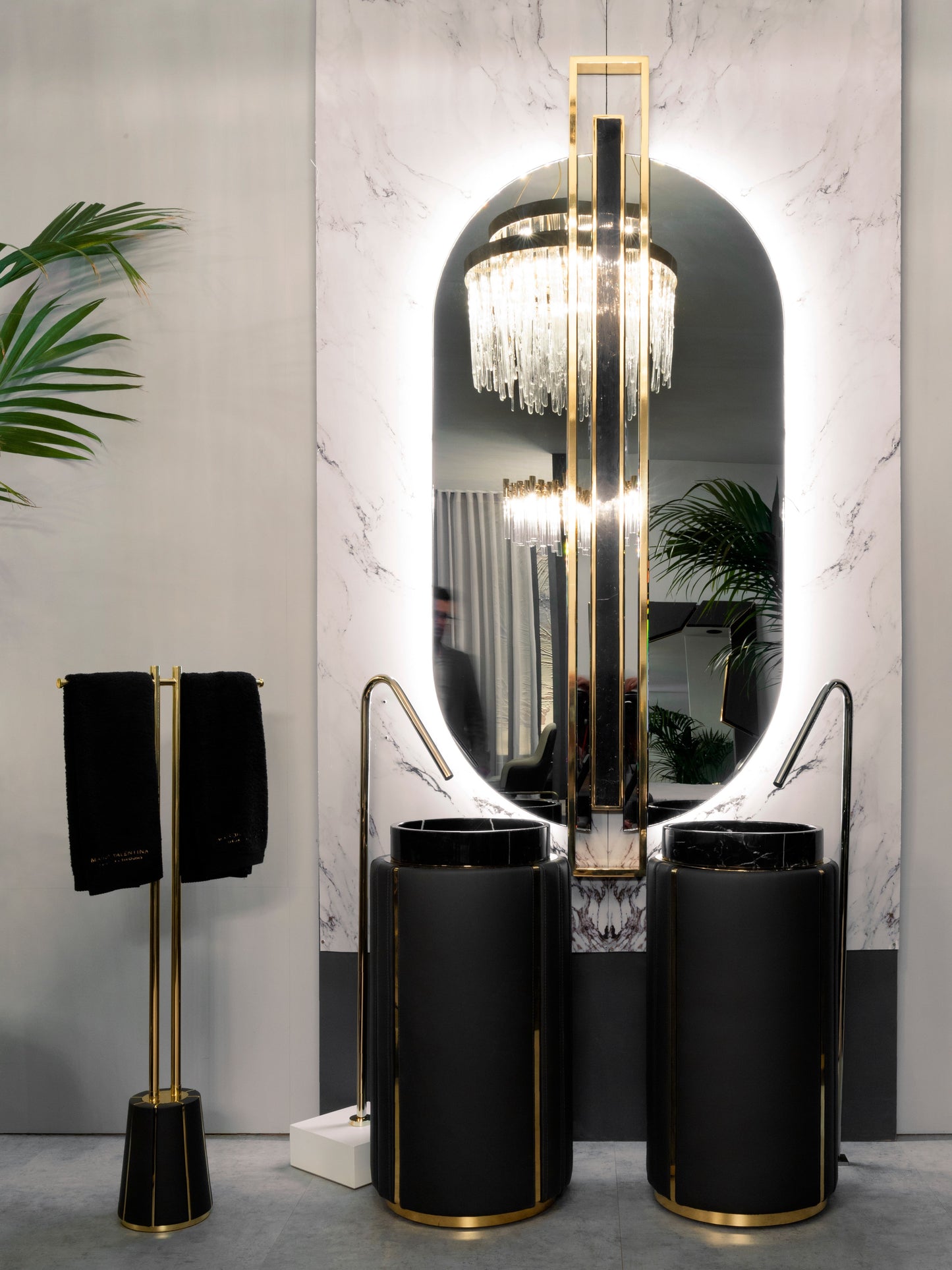 Darian Pedestal Sink