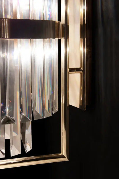 Liberty II Wall Lamp by Luxxu