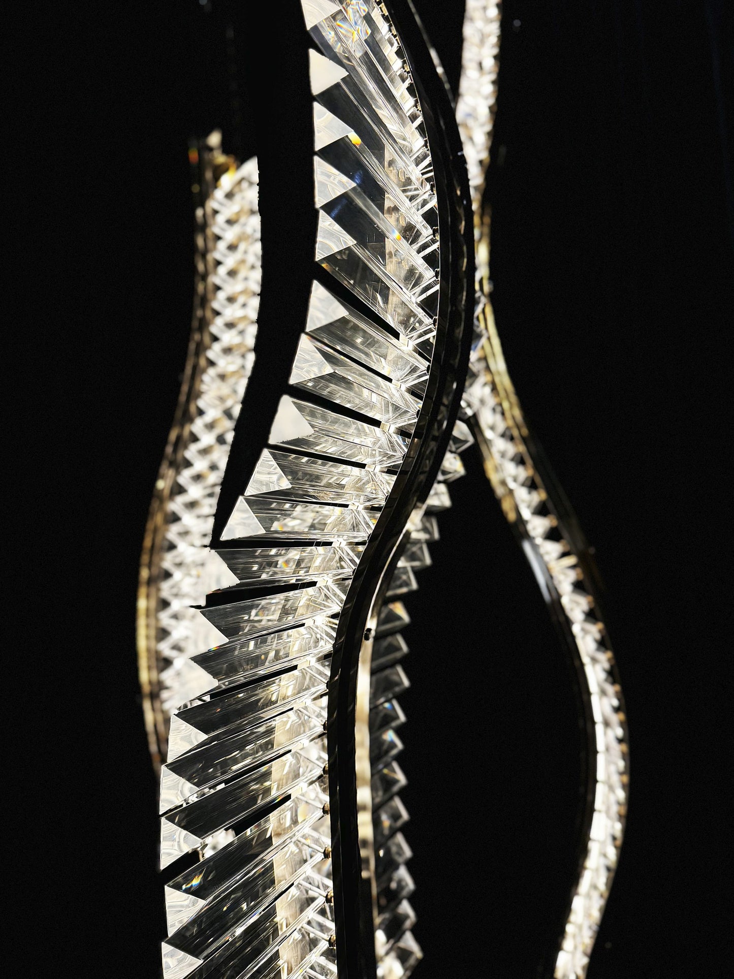 Liwave Chandelier by Luxxu